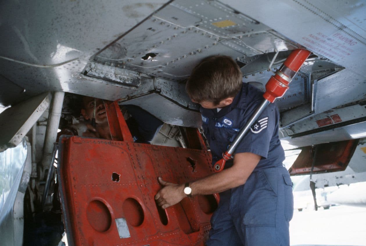 Fluggerätmechaniker/Fluggerätmechanikerin Fachrichtung Fertigungstechnik – Arbeitsumfeld