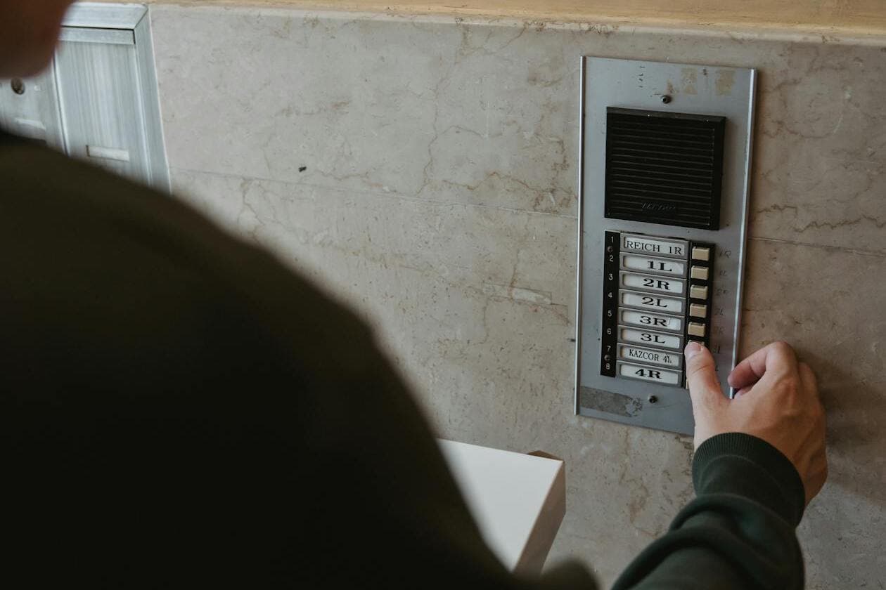 Gerichtsvollzieher/Gerichtsvollzieherin (mittlerer Dienst) – Arbeitsumfeld