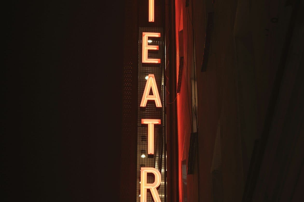 Mitarbeiter/Mitarbeiterin im Künstlerischen Betriebsbüro – Arbeitsumfeld