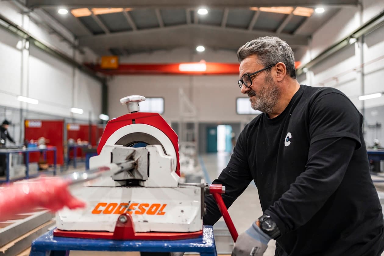 Maschinen- und Anlagenführer/Maschinen- und Anlagenführerin Schwerpunkt Metall- und Kunststofftechnik – Arbeitsumfeld