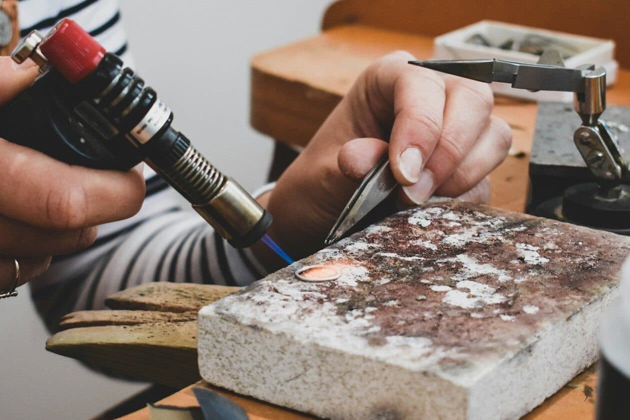 Gold- und Silberschmied/Gold- und Silberschmiedin Fachrichtung Silberschmieden – Arbeitsumfeld