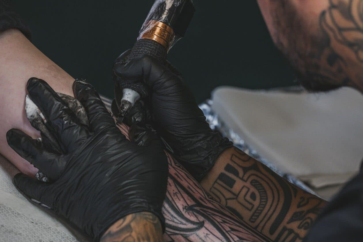Tätowierer/Tätowiererin – Arbeitsumfeld